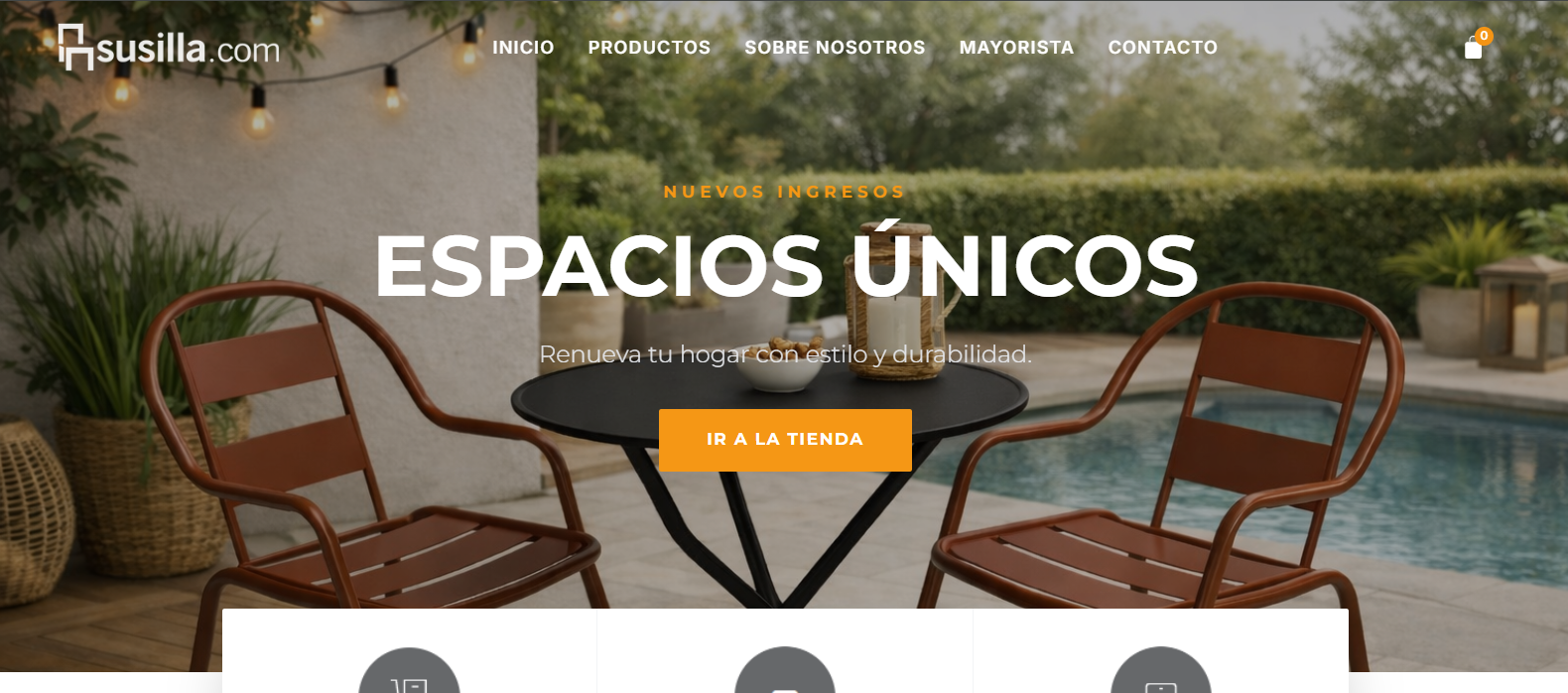 Hero de sitio web Susilla.com mostrando mobiliario de exterior junto a una piscina con el texto Espacios Únicos.